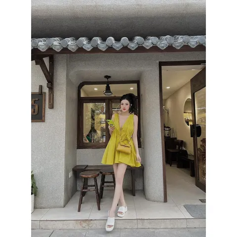 ❌❌dạng áo fom dài Giá 250k 🌸🌸ĐẦM XẾP LY màu  xanh bơ hot ạ ạ Chất vải thô dày dặn, đầm dạng ngắn