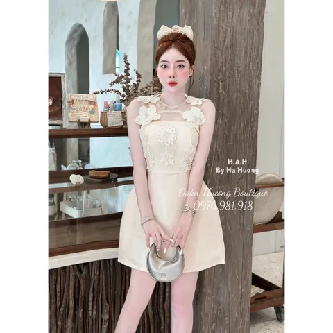 Đầm ren hoa phối tapta Giá 299k Hàng có sẵn giao ngay Hàng đường may đẹp, kỹ, đúng mô tả.