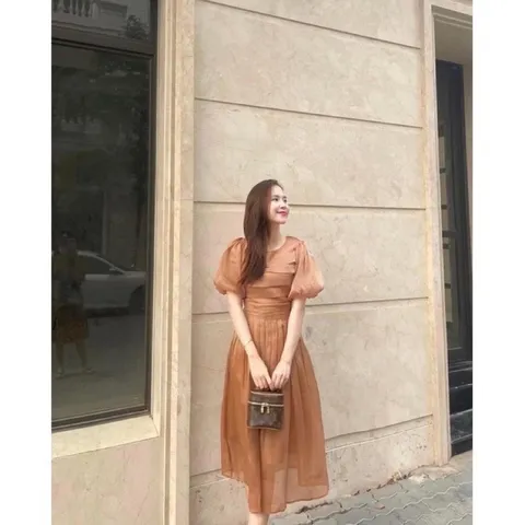 💐 VÁY TƠ LI EO TAY BỒNG 🌸 ☘️ Chất tơ mặc lên phom , xinh xắn như 1 nàng ther vậy 🥰 🌷 Các đường may tỉ mỉ cẩn thận