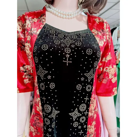 Đầm nhung sườn xám siêu đẹp Giá 290k Chất liệu nhung co giãn dễ mặc
