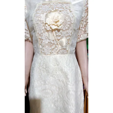 Đầm ren đính hoa nổi siêu đẹp Hàng có sẵn giao ngay Eo dưới 74cm mặc đẹp Size SM Màu kem Đúp lót 2 lớp