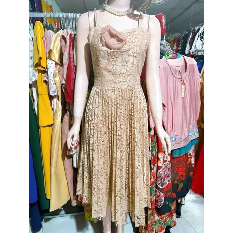 Đầm ren 2 dây siêu đẹp , chất liệu ren cao cấp, đúp lót 2 lớp Hàng có sẵn giao ngay SL  Giá 350k  Màu hồng pastel