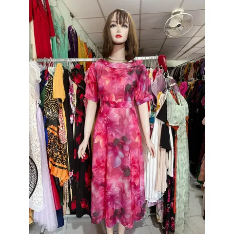 Đầm hoa cổ cách điệu dáng dài, che khuyết điểm  Hàng có sẵn giao ngay, phía sau có bo chun co giãn dễ  mặc Giá 290k