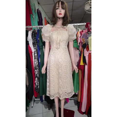 Đầm ren phối ren xoè dài hoa cúc tay tơ bồng nhún Màu kem Hàng có sẵn giao ngay SM, eo dứoi 70cm mặc đẹp Đúp lót
