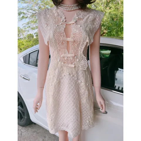 Một thiết kế thanh lịch dành cho các nàng yêu thích sự sang trọng, được thiết kế tỉ mỉ che bắp tay giúp các nàng