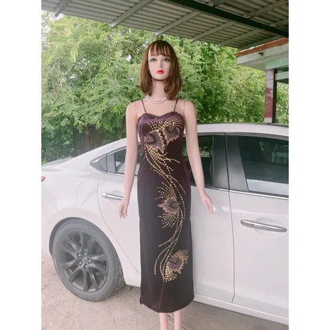Sườn xám nhung kim xa siêu phẩm cách tân nhung dài Giá 390k Hàng có sẵn giao ngay Có sẵn mút ngực Màu tím Đính kết