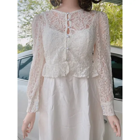 Sét áo ren+ váy dính liền🌷Set áo ren và đầm hai dây trắng Gia 299k Hàng có sẵn giao ngay Hàng cao cấp sang trọng