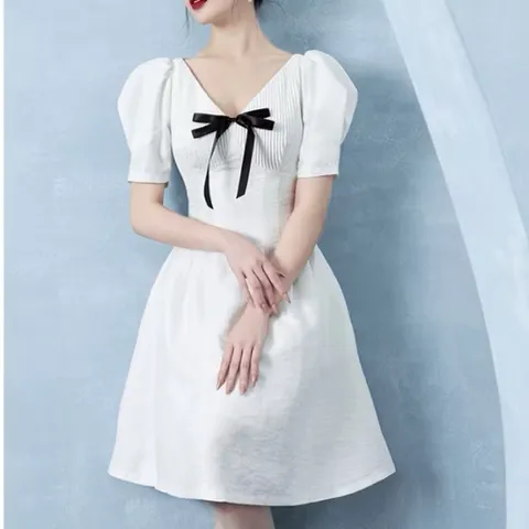 Đầm xòe đi tiệc cưới thiết kế cổ V, tay phồng sang trọng Hàng có sẵn giao ngay L Màu trắng Chất liệu tuyết mưa cao cấp