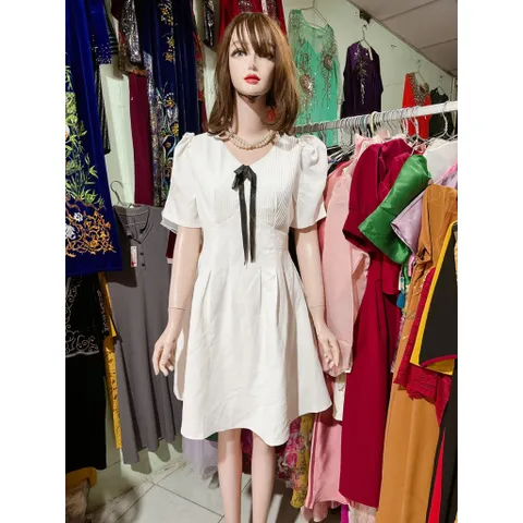 Đầm xòe đi tiệc cưới thiết kế cổ V, tay phồng sang trọng Hàng có sẵn giao ngay L Màu trắng Chất liệu tuyết mưa cao cấp