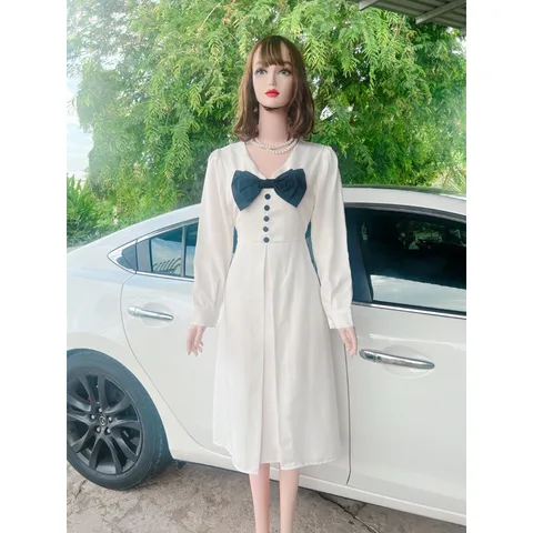 🌷VÁY đẹp đỉnh cao xuất sắc lắm nhé chị em ơi 👍🏻lên dáng cũng xinh lắm ấy! ☘️ VÁY TRẮNG XẾP CỔ V NƠ CÚC BỌC 💎 🌷