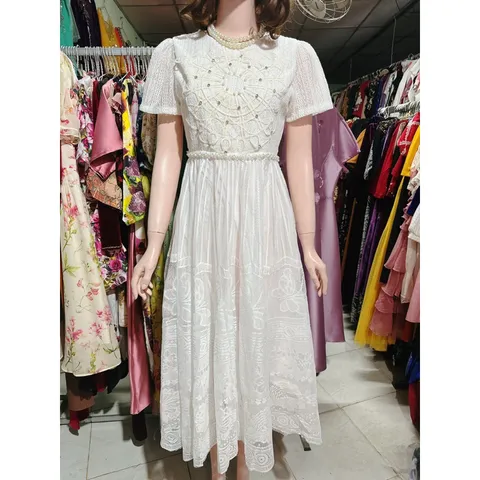 Đầm ren siêu đẹp Hàng có sẵn giao ngay Đủ size tới 65kg Màu trắng Có size tới XL Chất liệu ren đúp lót 2 lớp Giá 450k