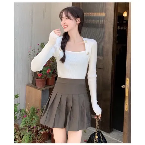 Áo kiểu dài tay cổ đính cúc phong cách sang chảnh Hàng có sẵn giao ngay Màu trắng Có co giãn dễ chịu Giá 190k Duới 65kg