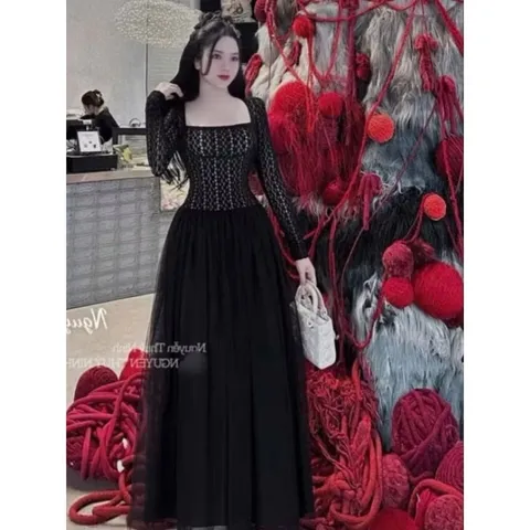 Đầm ren dáng dài Màu đỏ và đen Hàng có sẵn giao ngay Size SML Giá 390k