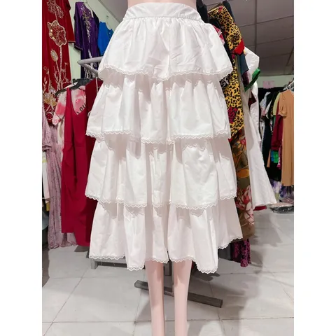 chân váy chữ A viền xếp tầng Màu trắng Hàng có sẵn giao ngay  Eo có bo chun co giãn dễ mặc Giá 199k Đủ size SML