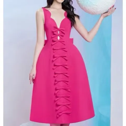 Đầm đính nơ dự tiệc dáng dài nổi bật màu hồng cánh sen siêu đẹp Giá 490k, người ta đang bán gần 9xx Hàng có sẵn giao