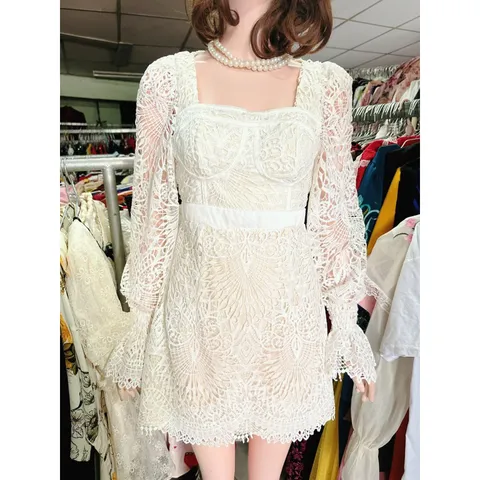 Đầm ren cổ vuông,  tay dài dáng ngắn xoè sang chảnh Giá 390k Hàng có sẵn giao ngay Size SM Chất liệu ren cao cấp