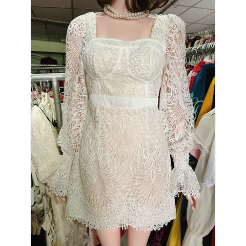 Đầm ren cổ vuông,  tay dài dáng ngắn xoè sang chảnh Giá 390k Hàng có sẵn giao ngay Size SM Chất liệu ren cao cấp