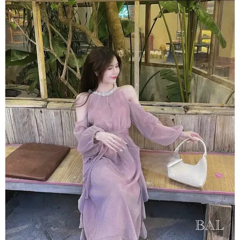 Đầm khoét vai tiểu thư