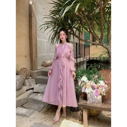 Đầm khoét vai tiểu thư