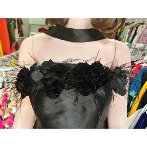 Đầm maxi nữ dự tiệc sang trọng chất tapta cúp ngực dây cổ phối lông vũ ngực dáng váy chữ A dài maxi,cúp ngực lông vũ