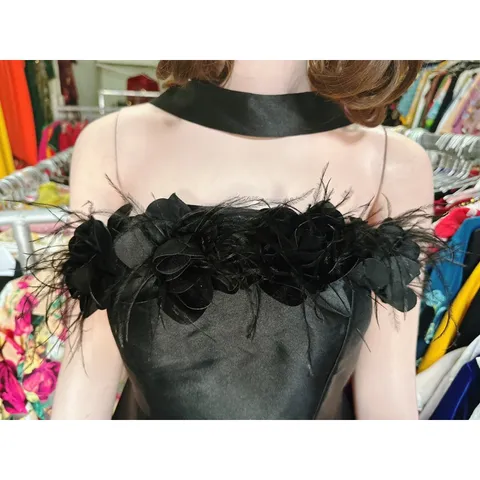 Đầm maxi nữ dự tiệc sang trọng chất tapta cúp ngực dây cổ phối lông vũ ngực dáng váy chữ A dài maxi,cúp ngực lông vũ