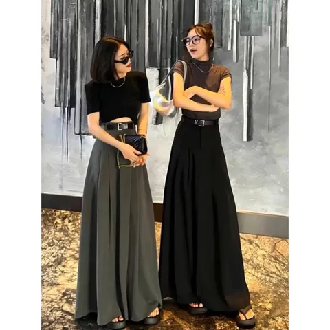 Chân vay dập ly dáng dài màu đen