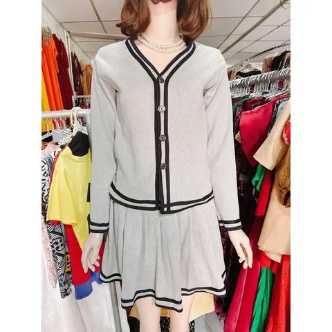 Sét nữ dài tay áo cardigan kèm chân váy xếp ly, bộ len tăm áo và chân váy xòe Hàng có sẵn giao ngay Giá 290k