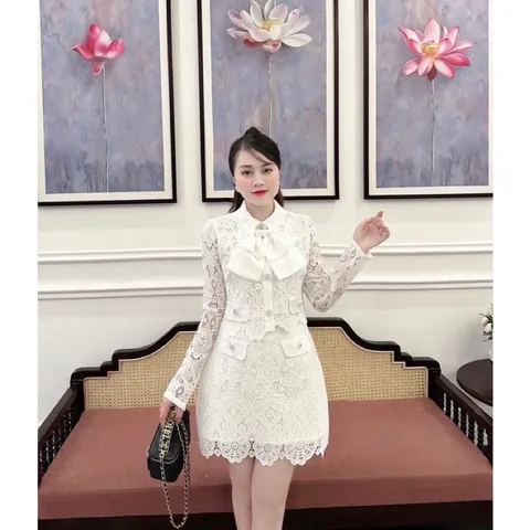 Set áo ren + chân váy ren nổi như hình Giá 390k Hàng có sẵn giao ngay