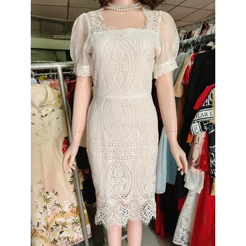 Đầm  ren cổ vuông thiết kế  chất liệu Ren cao cấp lót lụa mềm đẹp  Gia 290k Hàng có sẵn giao ngay S