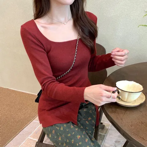 Áo thun cotton dài tay xẻ tà nữ kiểu Pháp dáng rộng chiều dài vừa phải Hàng có sẵn giao ngay Màu đỏ Giá 190k