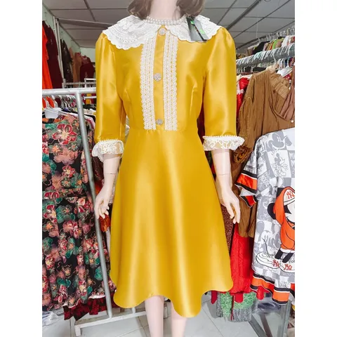 Đầm VÀNG PHỐI REN BÈO CỔ TRẮNG Hàng DVC, có sẵn giao ngay XL Chất liệu tapta cao cấp Đủ size SMLXL