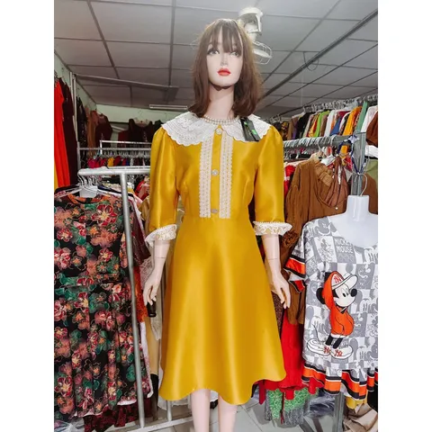 Đầm VÀNG PHỐI REN BÈO CỔ TRẮNG Hàng DVC, có sẵn giao ngay XL Chất liệu tapta cao cấp Đủ size SMLXL