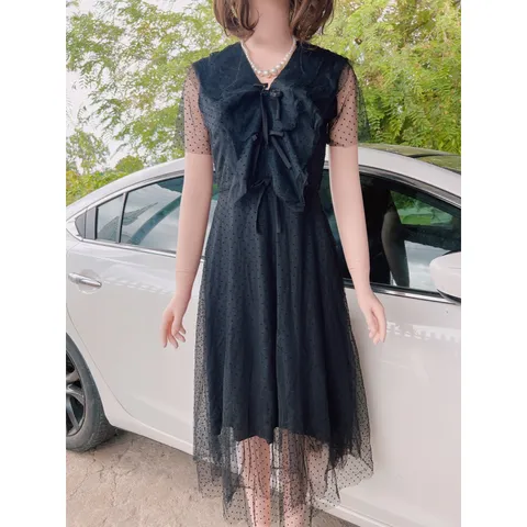 Đầm ren bi màu đen Hàng có sẵn giao ngay SM Chất liệu ren bi có lót bên trong Liên hệ 090.86.99.113