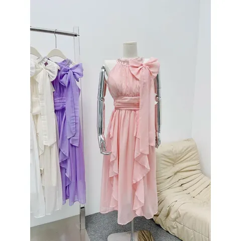 Đầm maxi cổ yếm đính kết bánh bèo đi biển. đi tiệc quá xinh Hàng có sẵn giao ngay L Chất liệu voan tơ 2 lớp cao cấp