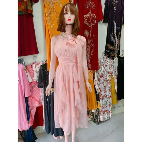 Đầm maxi cổ yếm đính kết bánh bèo đi biển. đi tiệc quá xinh Hàng có sẵn giao ngay L Chất liệu voan tơ 2 lớp cao cấp