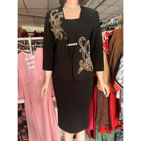 Đầm vest kết đá thủ công tỉ mỉ Hàng có sẵn giao ngay Giá 420k Hàng có sẵn giao ngay Có đủ size tới 85kg