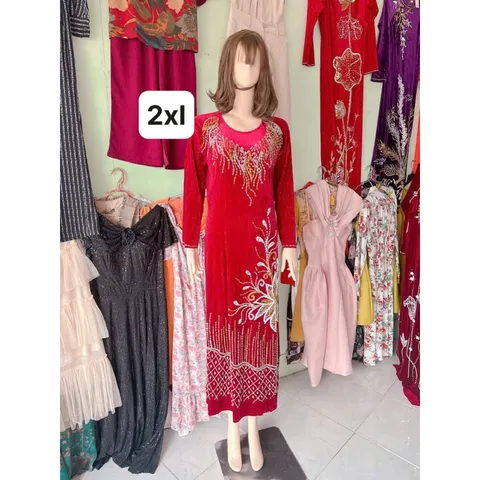 Áo dài nhung đính kết sang trọng