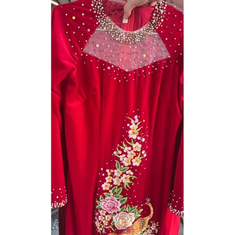 Áo dài nhung thêu đính kết màu đỏ Giá 600k Hàng có sẵn giao ngay  Size 2XL và 4XL Quần 90k/ cái