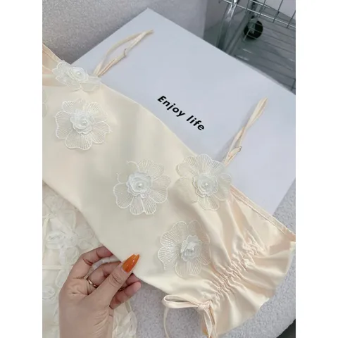 Đầm ren kem trễ vai 2 dây Giá 299k Hàng có sẵn giao ngay