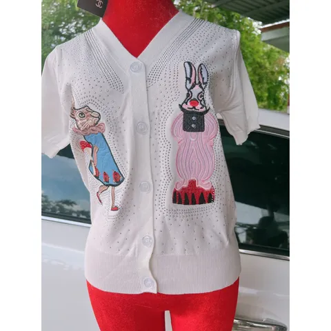 Áo Dệt Kim Tay Ngắn Cổ Chữ v In Họa Tiết Hoạt Hình  Giá 190k Hàng có sẵn giao ngay