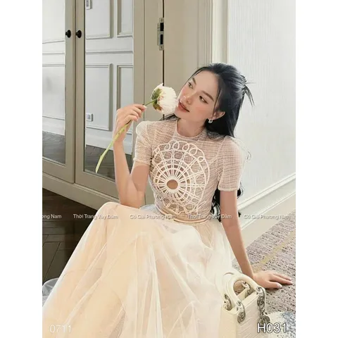 Đầm xòe midi voan lưới cổ tròn tay phồng phối ren họa tiết dây eo Giá 350k Hàng có sẵn giao ngay