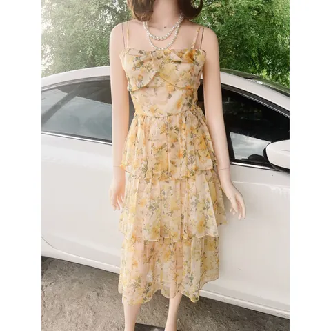 Đầm hoa 2 dây Chất liệu tơ nhẹ như mây Giá 290k Hàng có sẵn giao ngay L