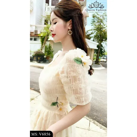 Đầm ren kem đính hoa siêu đẹp Giá 370k Hàng có sẵn giao ngay