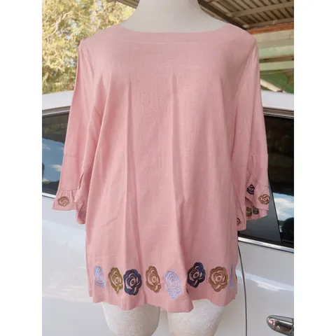 Áo linen hàng nhật thêu hoa màu hồng phấn Giá 190k Hàng có sẵn giao ngay