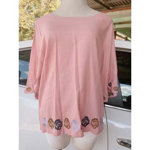 Áo linen hàng nhật thêu hoa màu hồng phấn Giá 190k Hàng có sẵn giao ngay