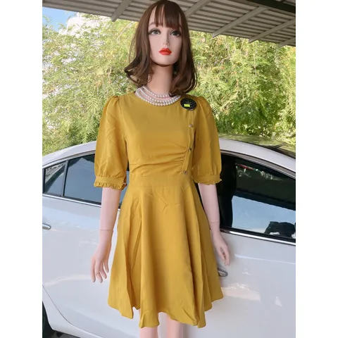 Đầm xoè cách điệu đinh nút Giá 290k Hàng có sẵn giao ngay Màu vàng chanh