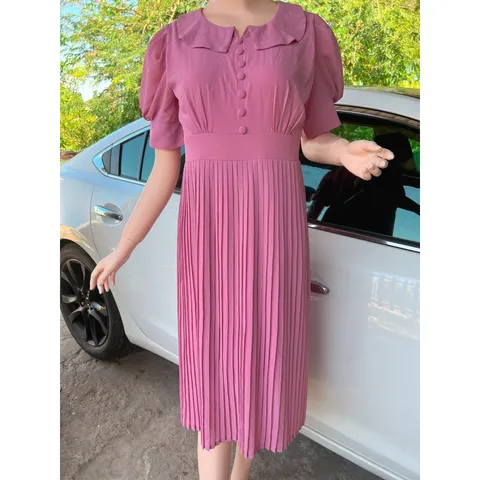 Đầm dập ly màu hồng Giá 290k Hàng có sẵn giao ngay