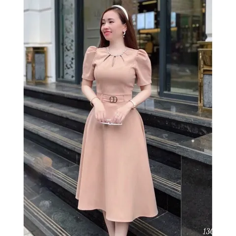 Đầm cổ cách điệu đính đá Hàng có sẵn giao ngay Giá 299k Hàng umi co giãn cao cấp Màu nude sang xịn