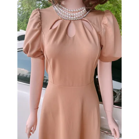 Đầm cổ cách điệu đính đá Hàng có sẵn giao ngay Giá 299k Hàng umi co giãn cao cấp Màu nude sang xịn