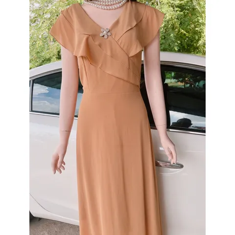 Đầm maxi dáng dài Màu nude Giá 390k Hàng có sẵn giao ngay Đúp lót 2 lớp Chất liệu chiffon cao cấp